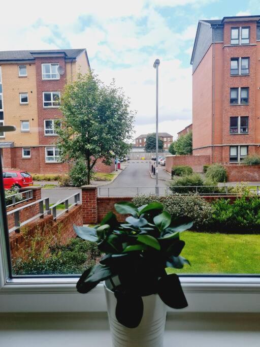 Stylish 2 Bedroom Apartment / Free Gated Parking 格拉斯哥 外观 照片
