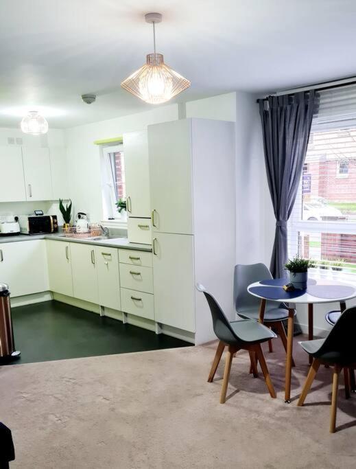 Stylish 2 Bedroom Apartment / Free Gated Parking 格拉斯哥 外观 照片